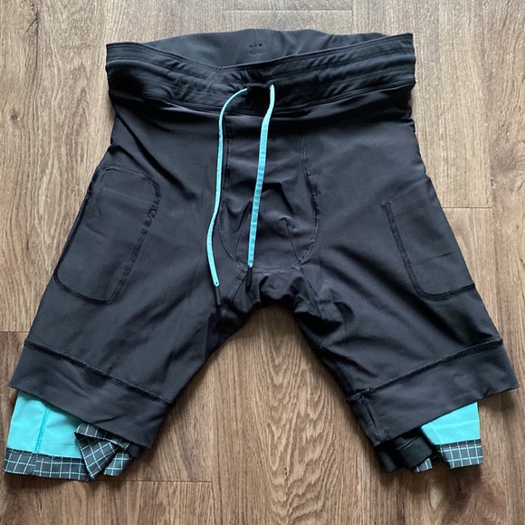 Lululemon T.H.E. Lined Shorts 9” EUC - Picture 8 of 11